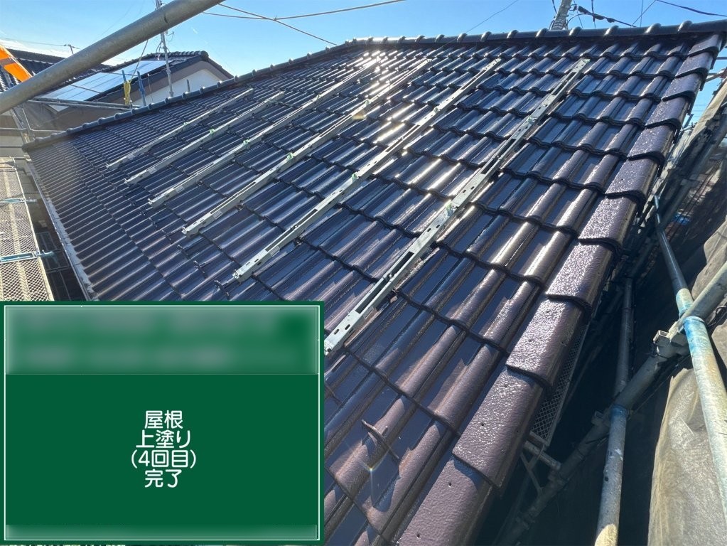 【埼玉県川越市】屋根通気工法・屋根外壁塗装工事｜漆喰棟からフリーエアロールへ切り替え、太陽光脱着を伴う屋根塗装で住まいの耐久性を根本改善