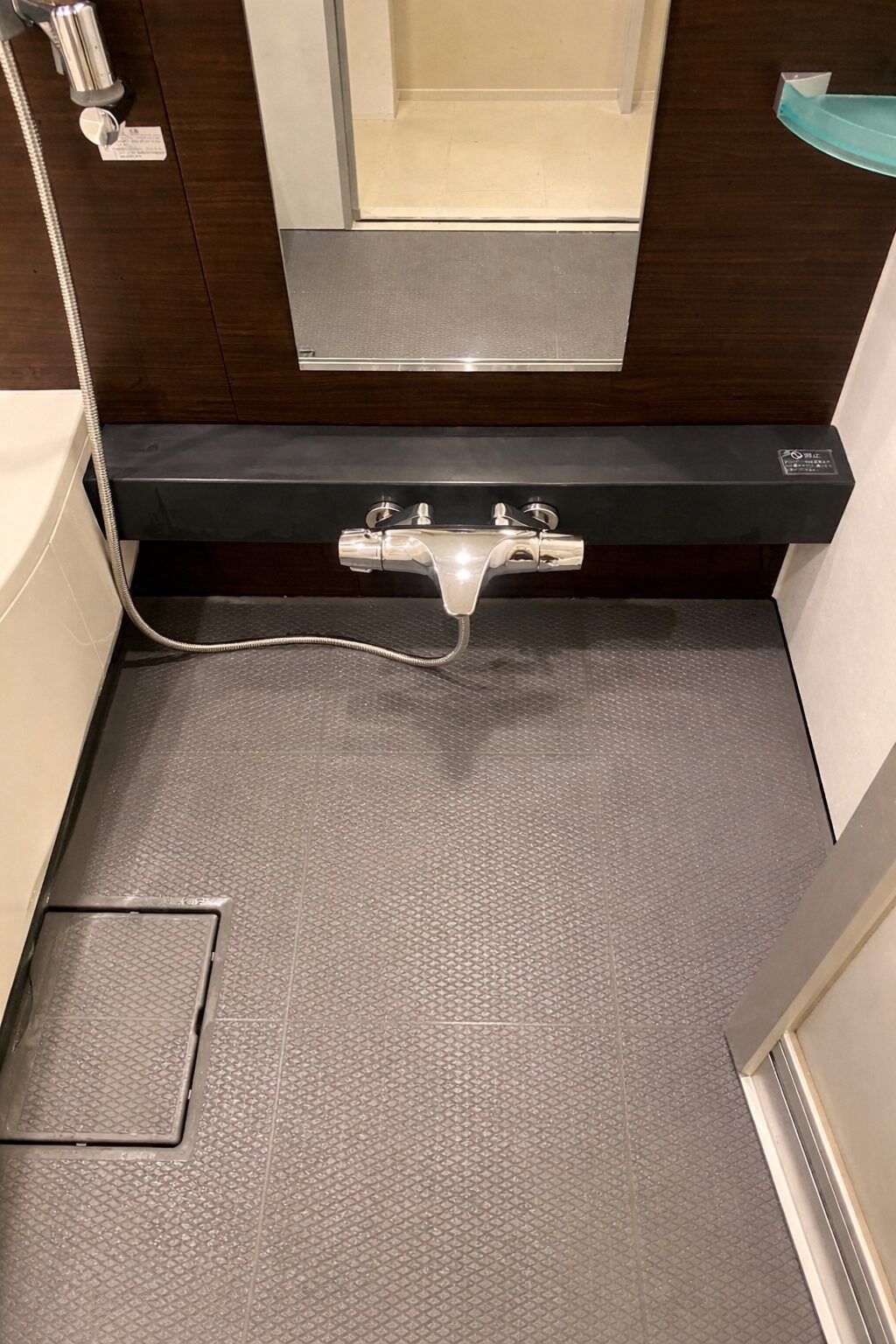 【東京都世田谷区】マンション空室の水まわりクリーニング｜コンロ焦げ・浴室水垢を徹底除去